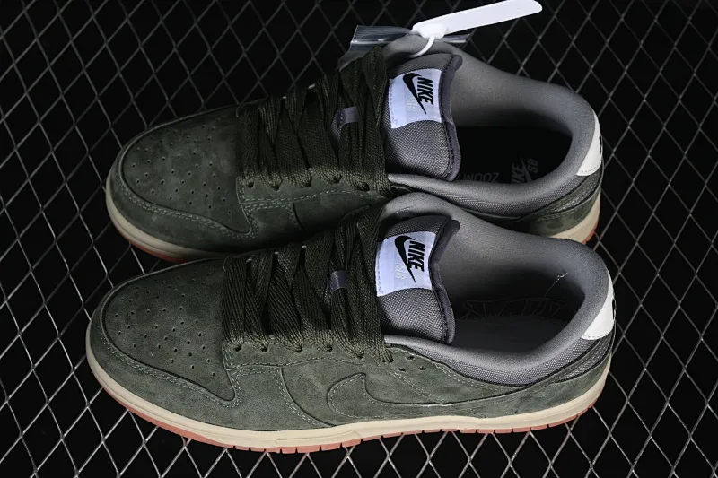 All Categories Nk SB Dunk Series Nk SB Dunk Low Low-top sneakers Nike SB Dunk Low Raw rubber army green SB low-top casual sneakers HJ0367-301